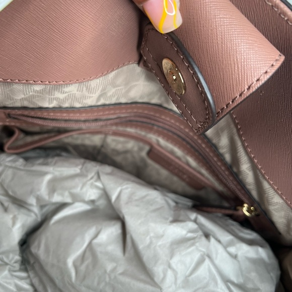 Michael Kors Bag - Picture 7 of 9